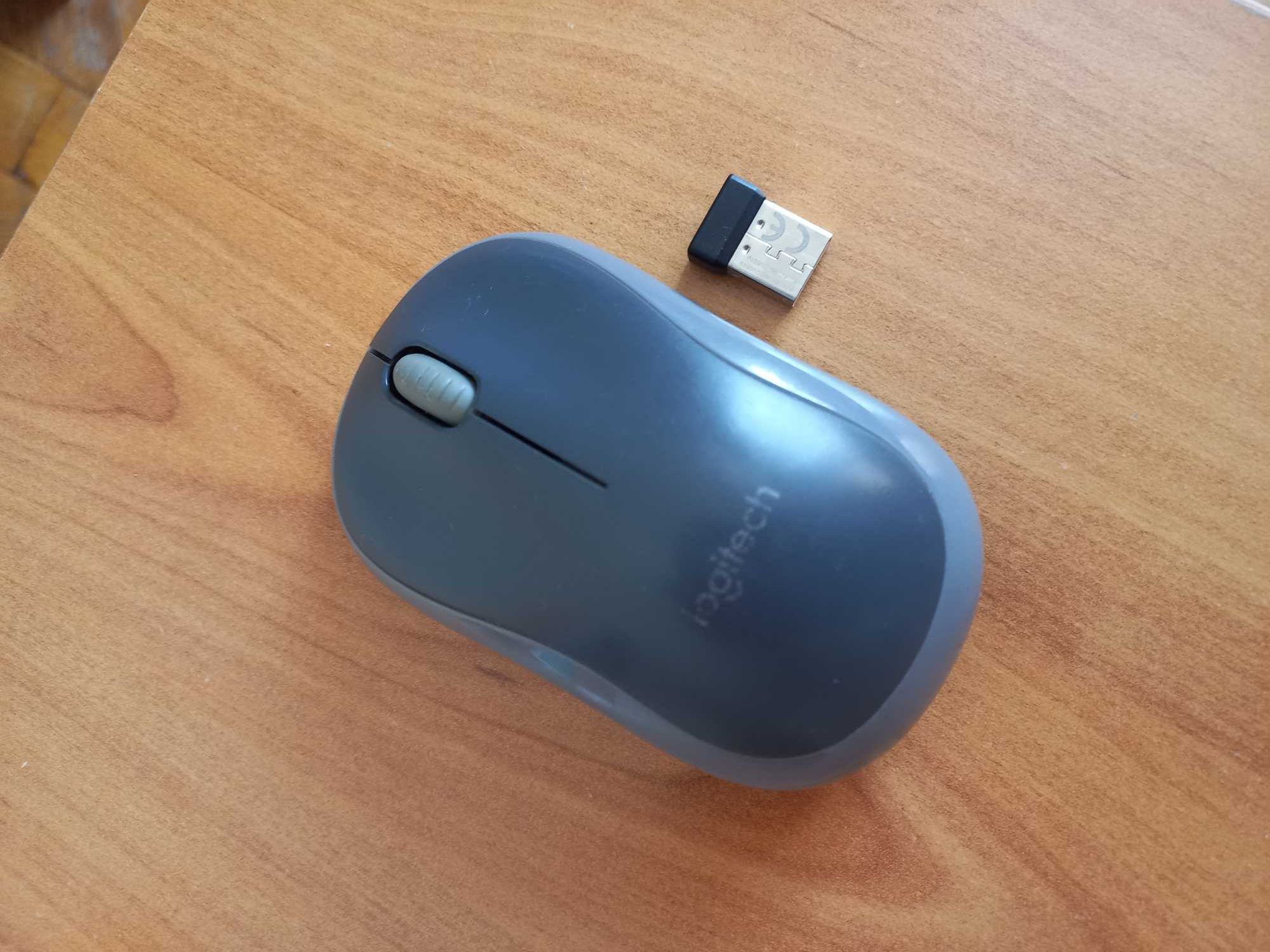 Продам беспроводная мышь Logitech M185. Рабочая. Б/у . 2 шт