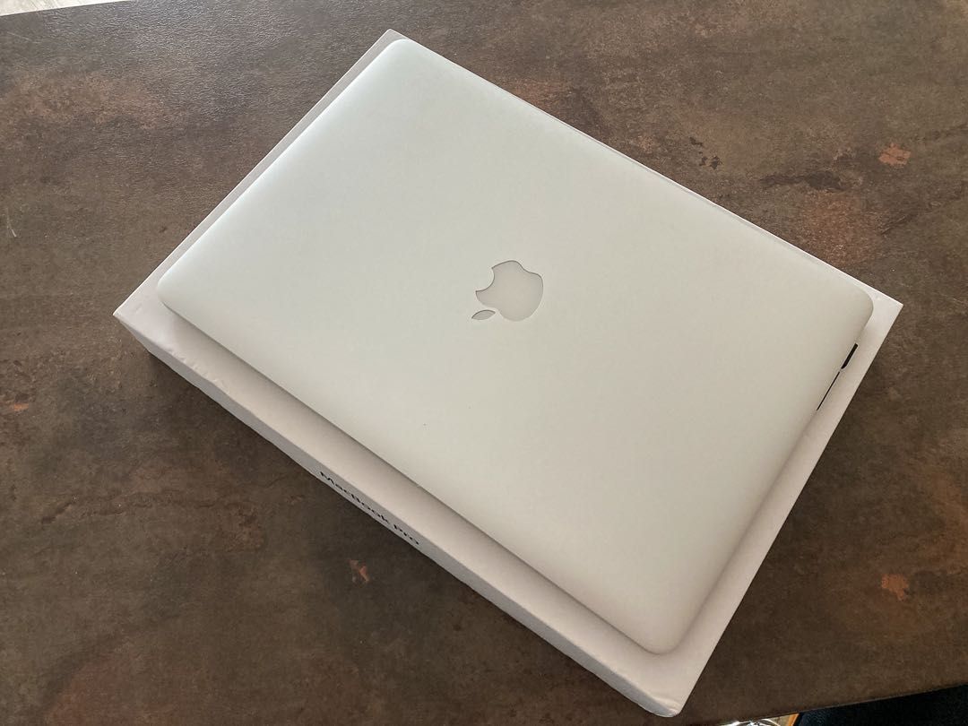 MacBook Pro 15,4"