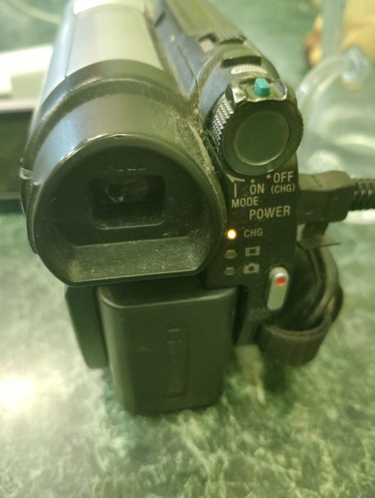 Продам відеокамеру sony hybrid
