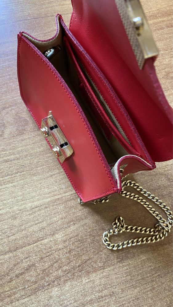 Красная итальянская сумочка
