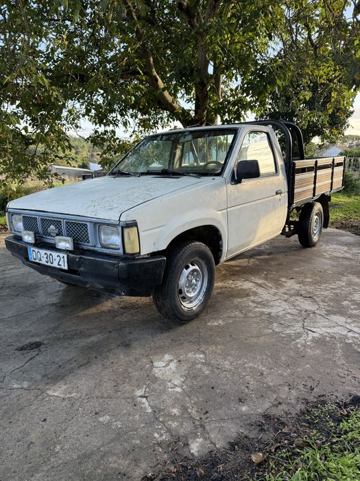Nissan D21 4x2 Pickup ( Com Avaria )