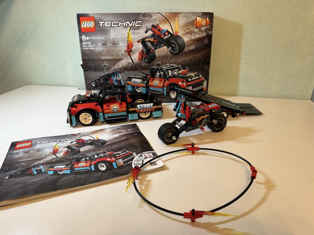 LEGO Technic Шоу трюков на грузовиках и мотоциклах (42106)