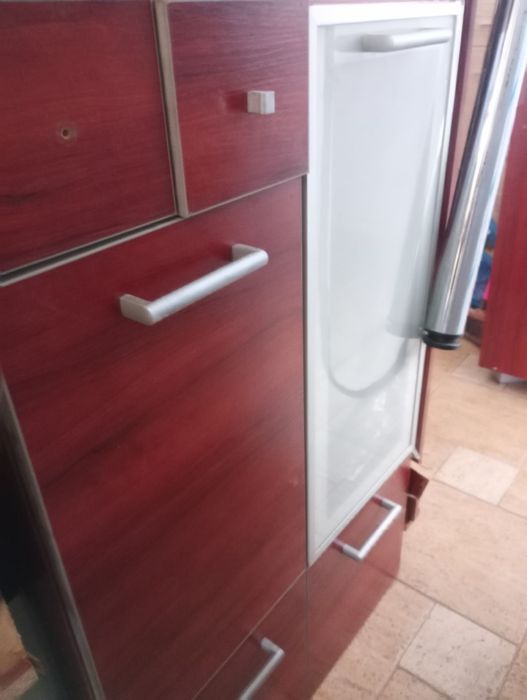 Duży komplet mebli w  zabudowie cena  tylko do 4 października