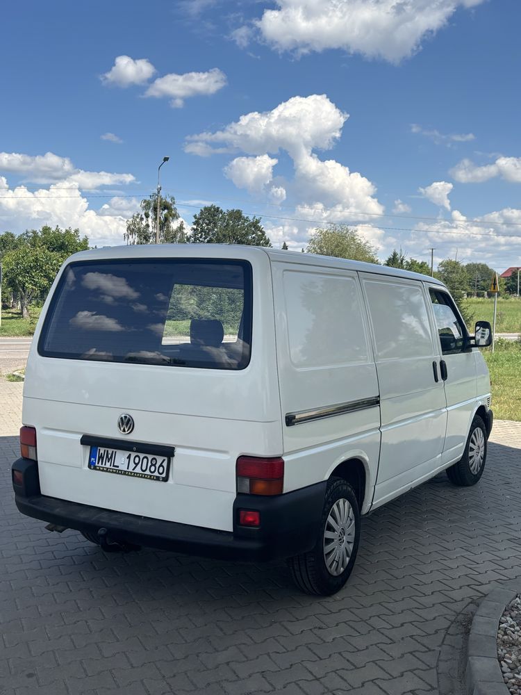 Ładny Volkswagen T4 - wersja 6 osobowa