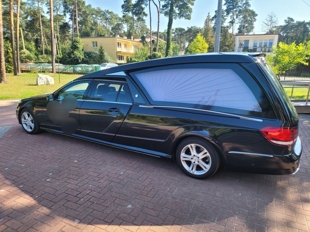 Sprzedam karawan Mercedes W 213