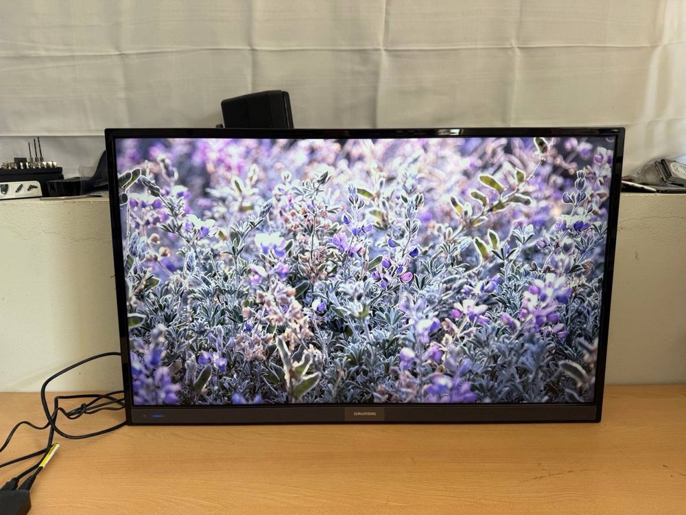 Телевізор Grundig 40 VLE 6520 BL 40” Full HD / HDMI + VGA / Без Smart