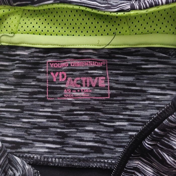 Bluza z kapturem sportowa swetr narzuta rozmiar 134 dziewczynka