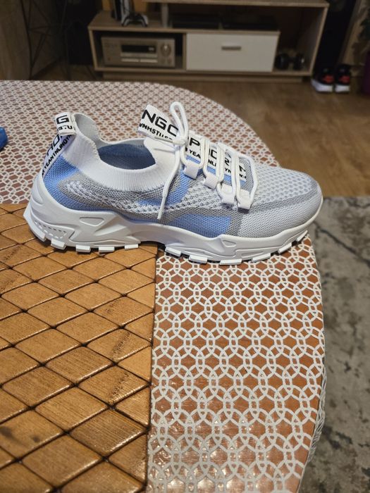 Adidasy damskie nowe