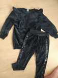 Dres czarny welurowy cekiny falbanki 104