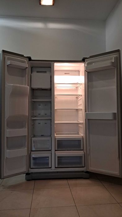 Lodówka Samsung RSA1UTMG - Uszkodzona ale w dobrym stanie