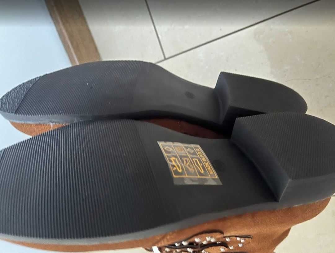 NOWE Brązowe botki z klamrami 39