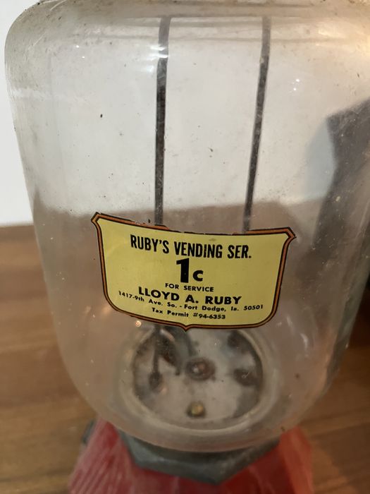 Northwestern Morris Illinois chewing gum machine. USA 1950 -