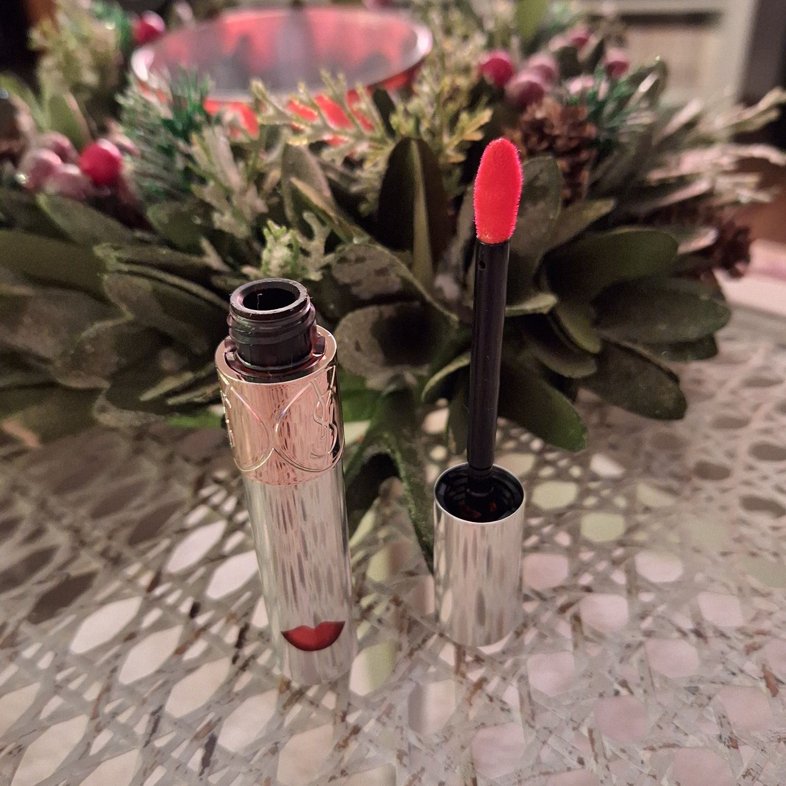 Yves Saint Laurent Volupte balsam nawilżający do ust kolor nr 6
