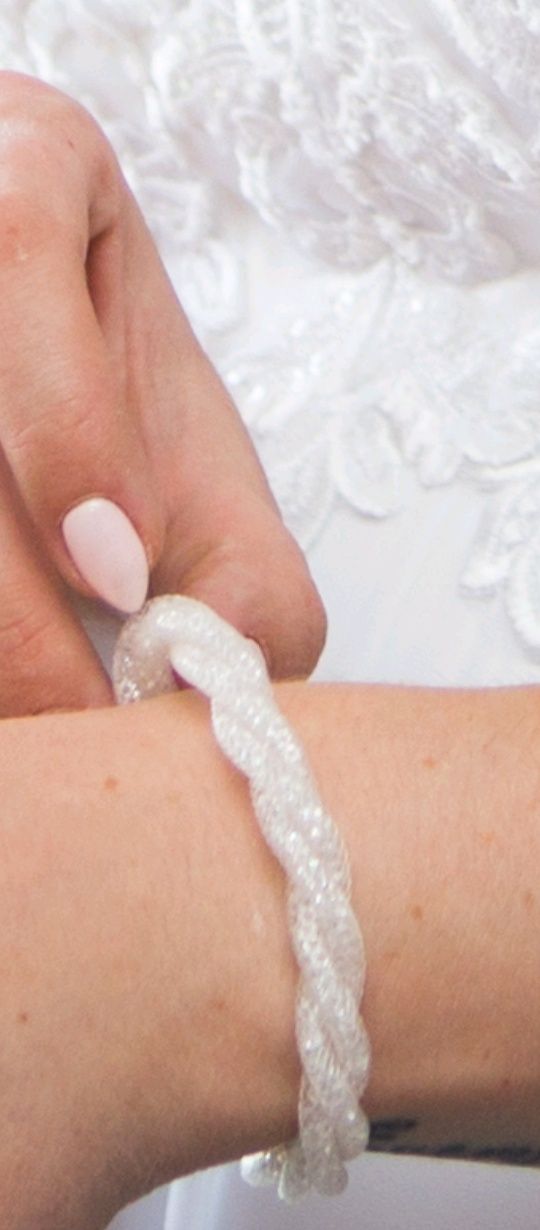 Biała bransoletka z kryształkami na magnes (może być ślubna)