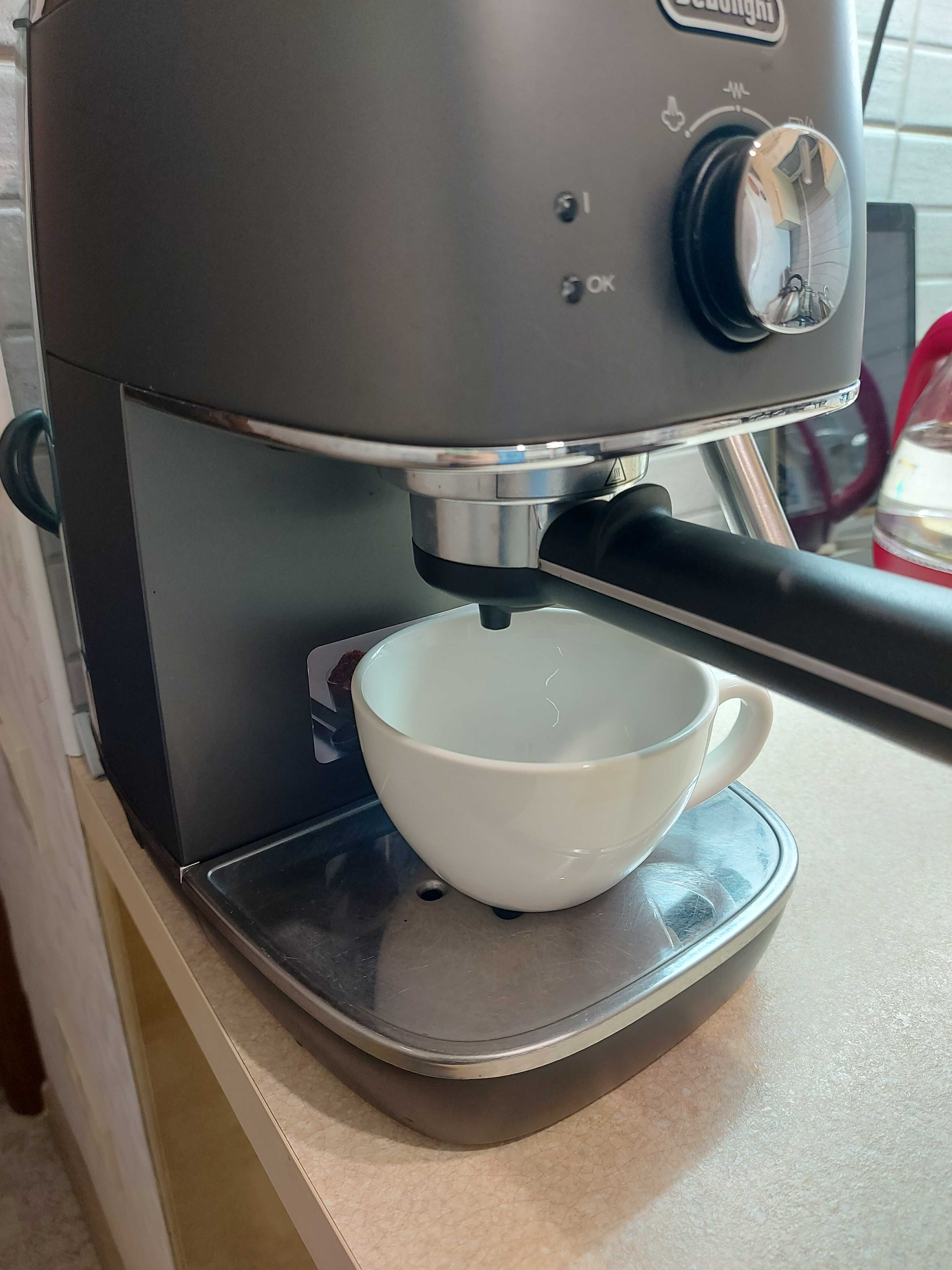 Delonghi ECI341 ріжкова кавоварка