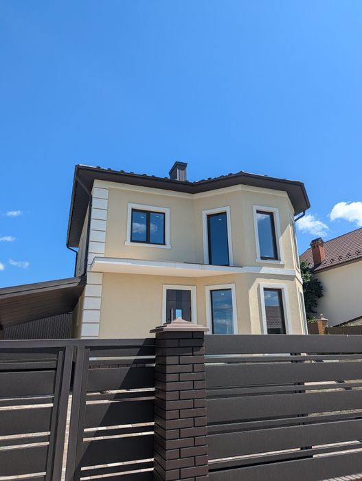 Продається будинок у двох рівнях