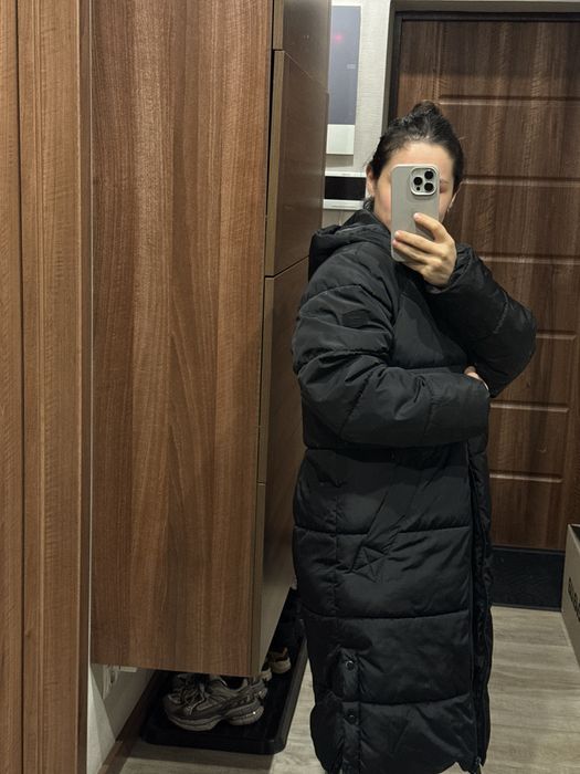 Зимова жіноча куртка