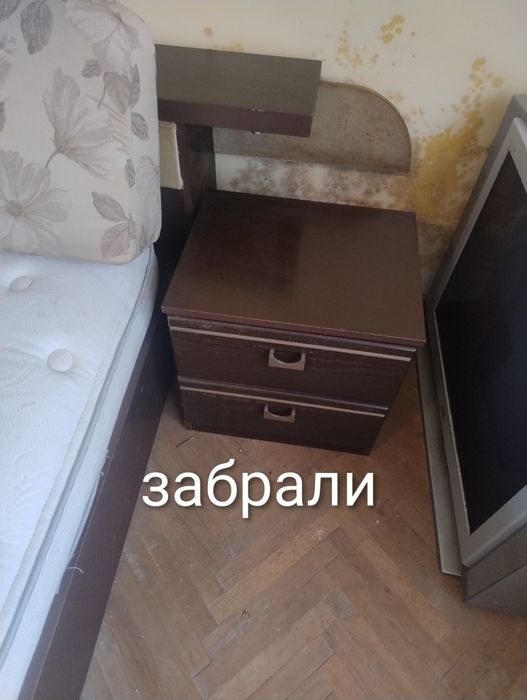 Безкоштовно віддам старі меблі
