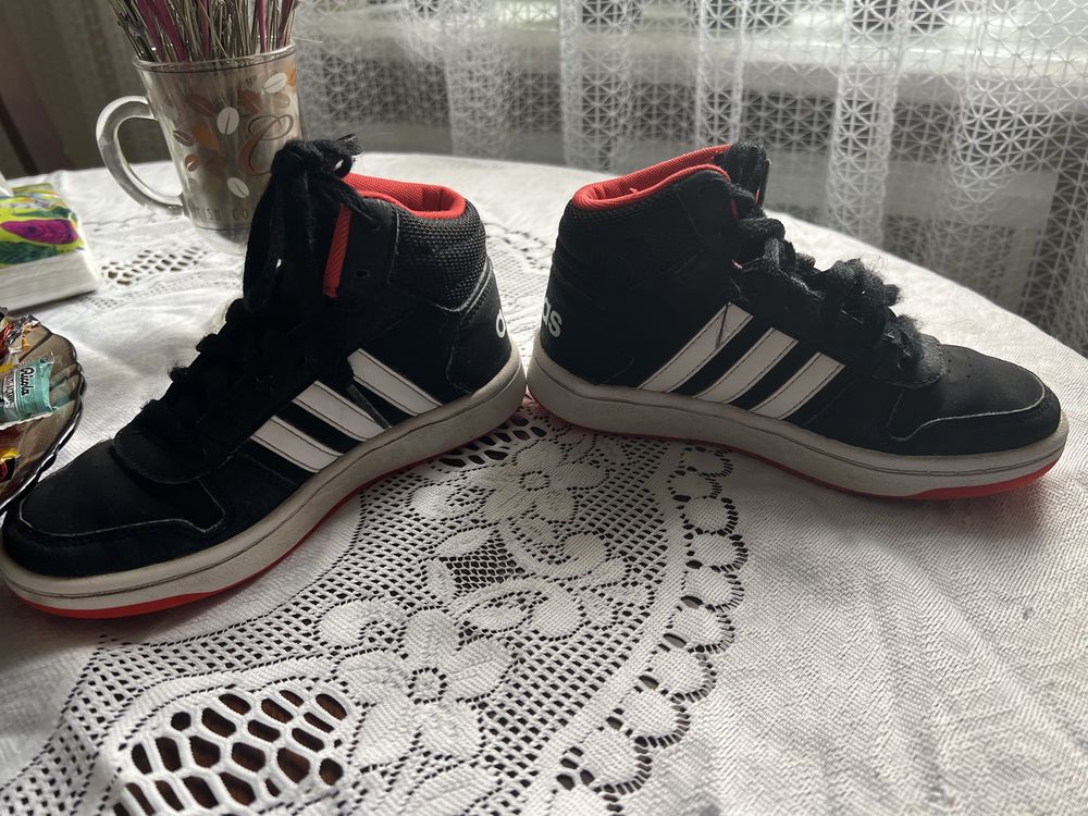 Adidas’s сникерсы-кроссовки