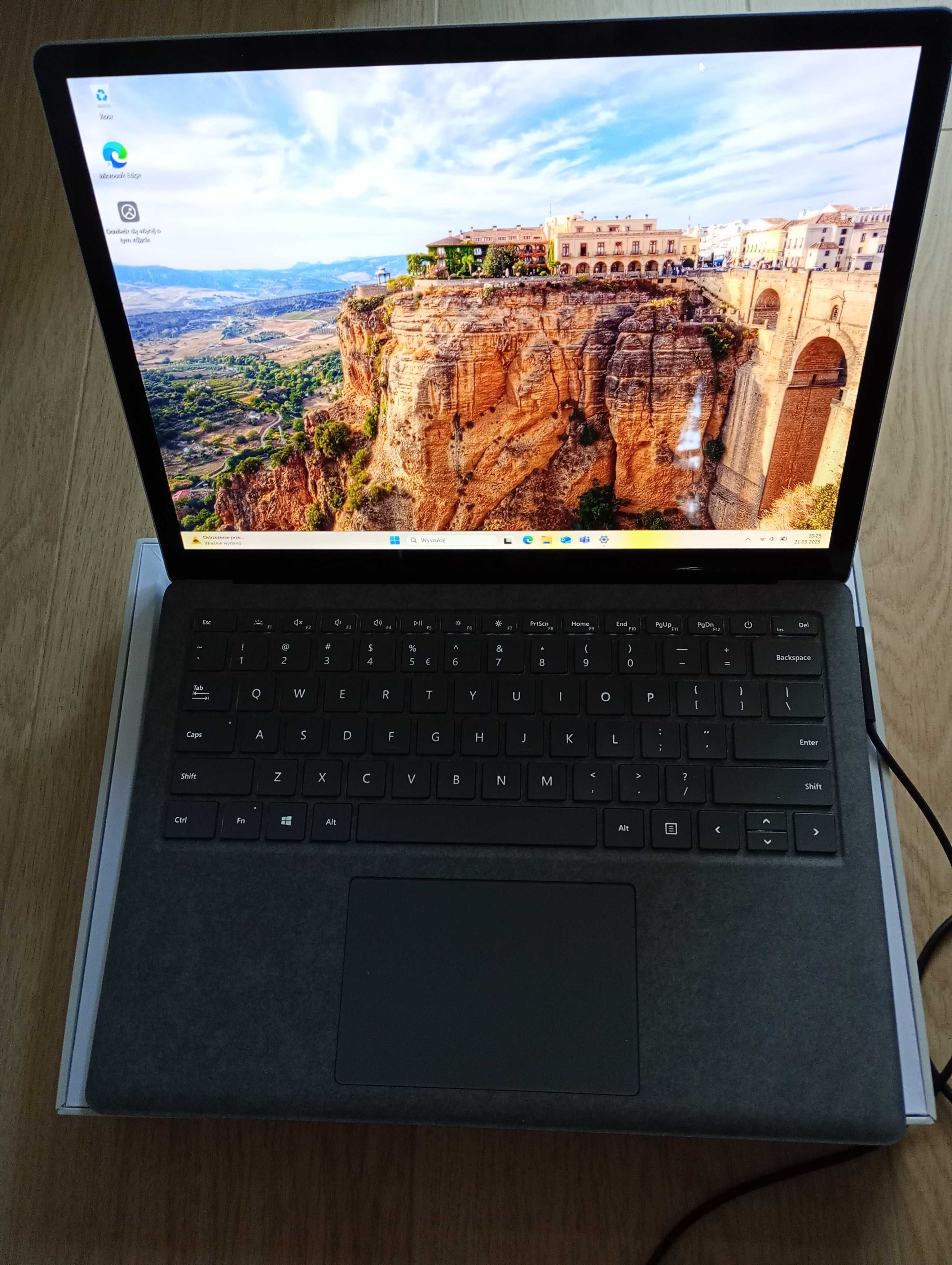 Microsoft Surface Laptop 4 13,5 cala i5/8GB/512SSD - Jak Nowy