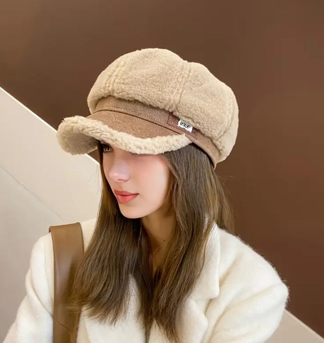 Новий зимовий берет з козирком