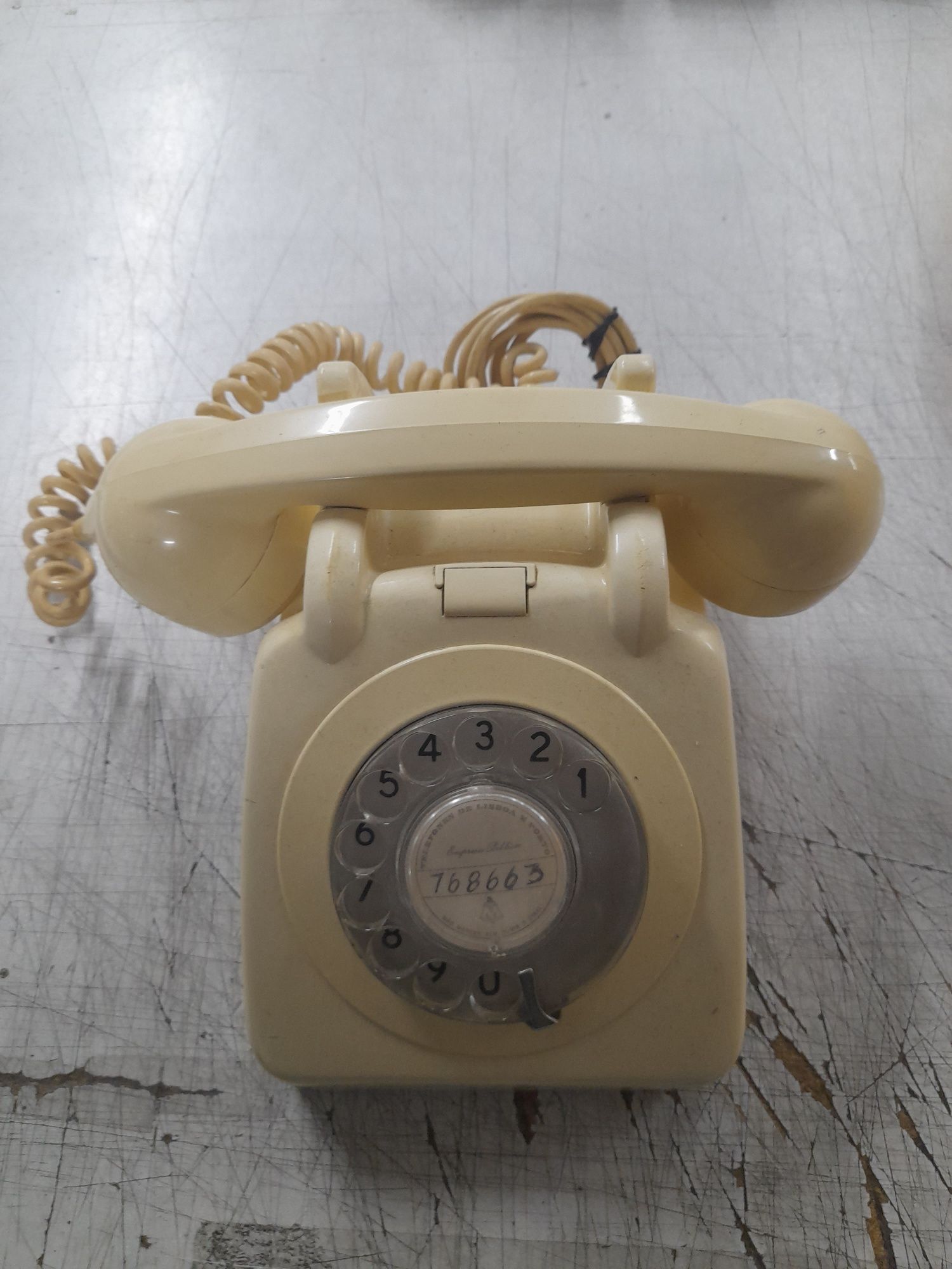 Telefone antigo de disco