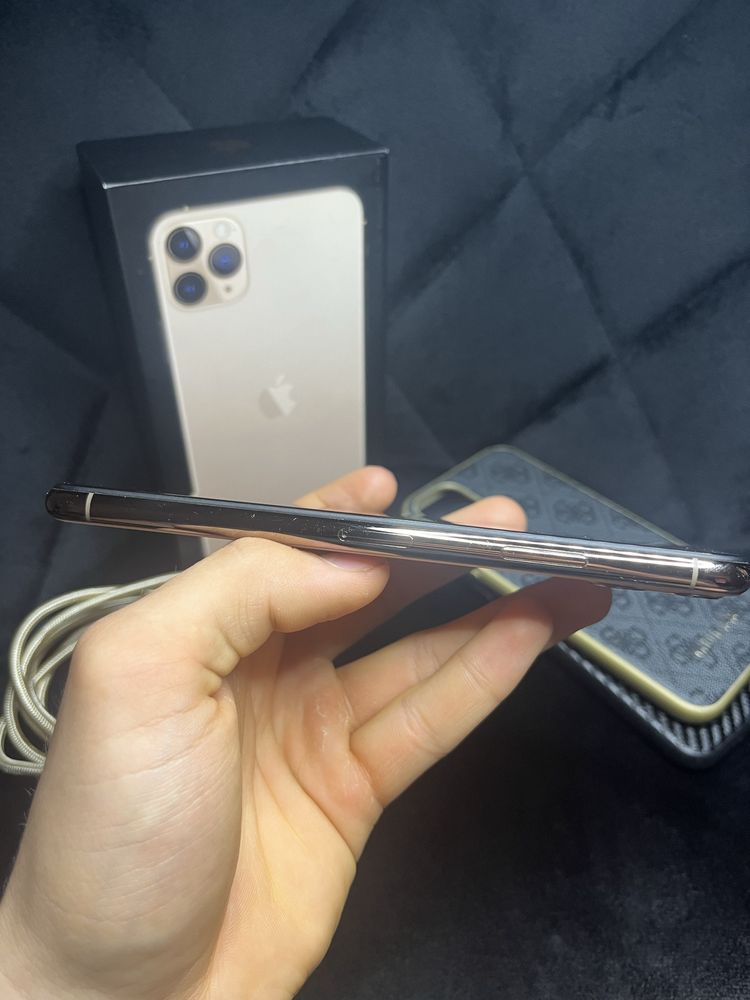 iPhone 11 Pro Max • stan bdb