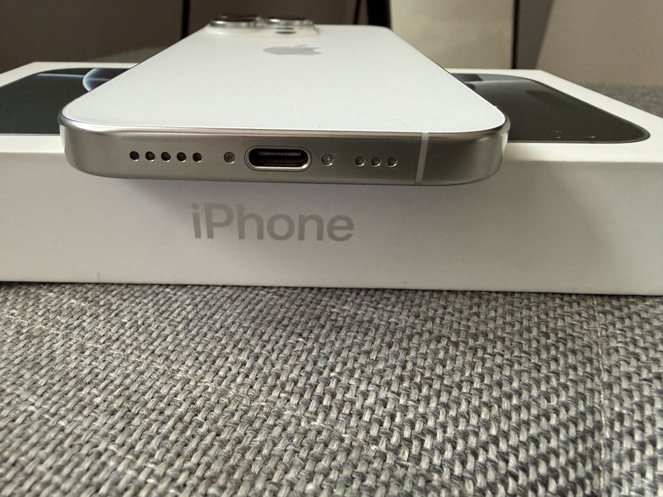 Iphone 16 pro 128 GB biały. Gwarancja