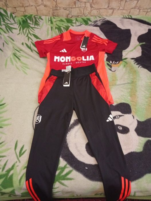 Продам комплект тренировочный  костюм Фулхэм