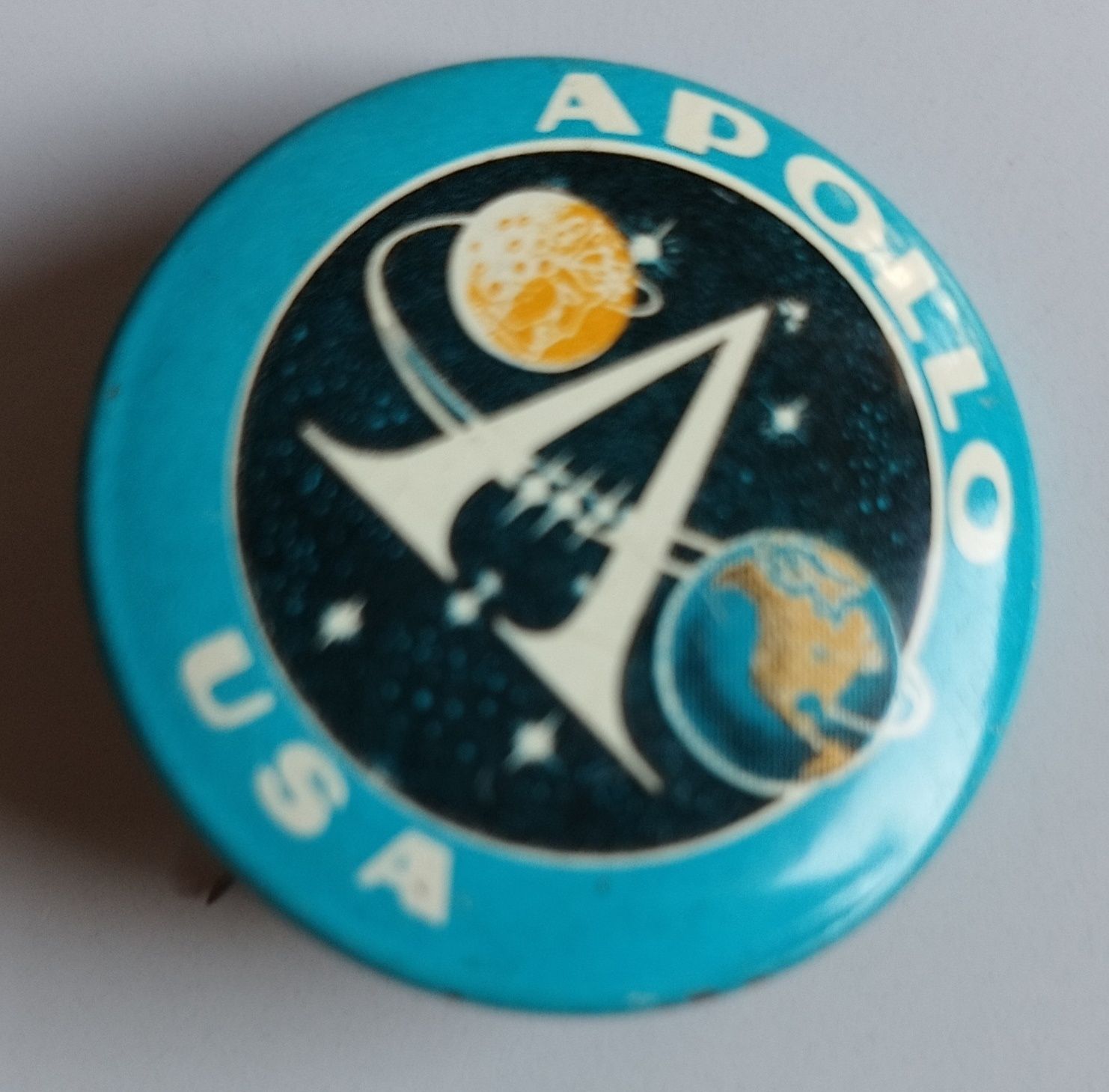 Znaczek przypinka Apollo