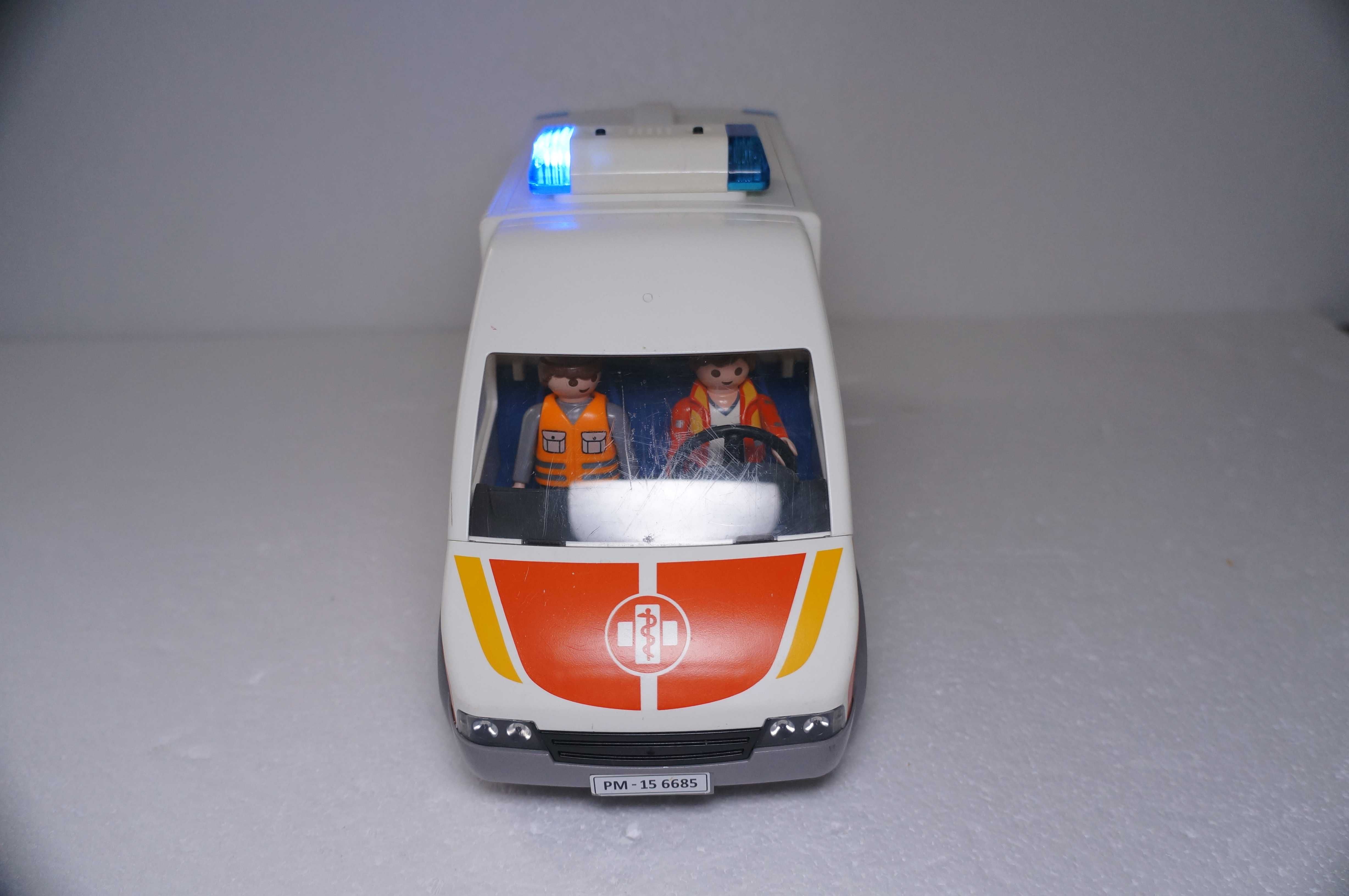 Playmobil 960 Pogotowie Karetka Ambulans Medyk Światło i Dźwięki