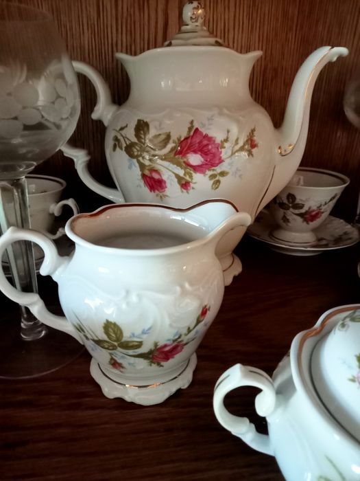 Serwis kawowy Wawel porcelanowy pozłacany 12 osób