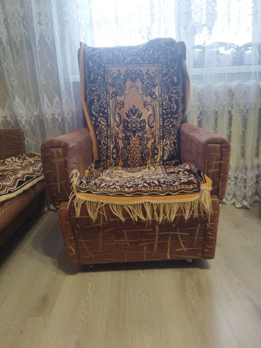 Діван розкладний з кріслами