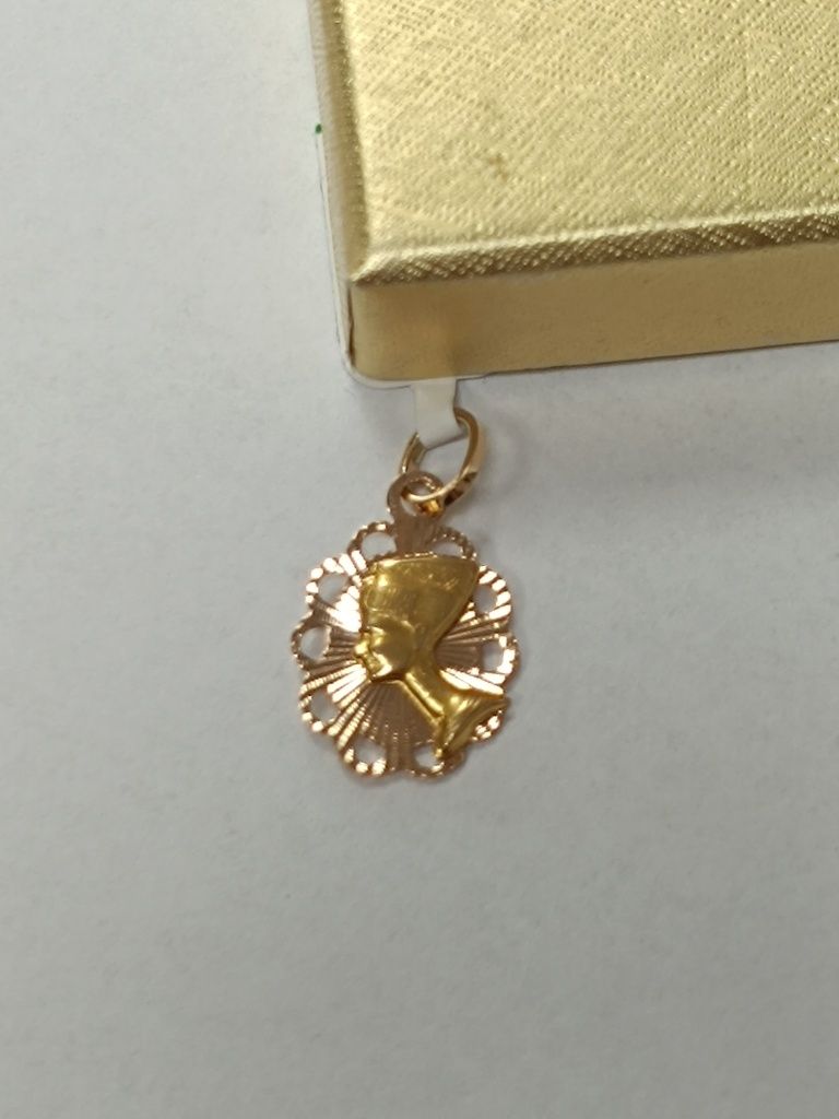 Złoty wisiorek Nefretete złoto 585