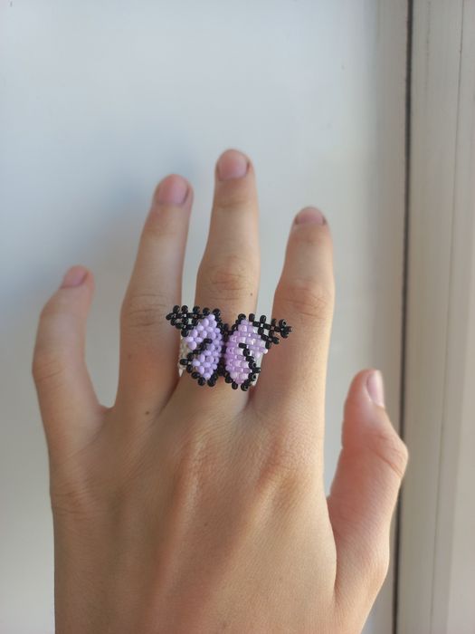 Каблучка з метеликом