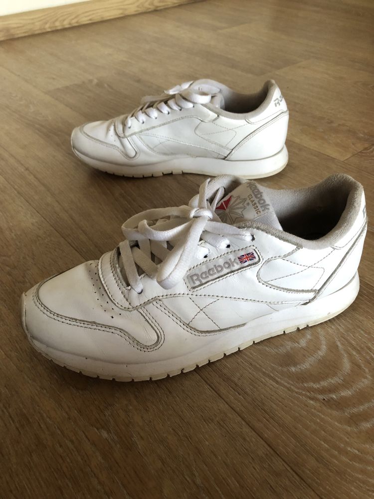 Кроссовки кожаные Reebok 38р