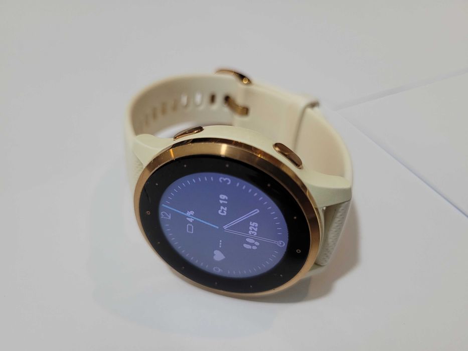 Smartwatch Garmin Vivoactive 4S biały