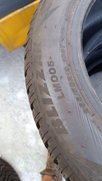 2 x Bridgestone Blizzak 255/50/19 103T 2023