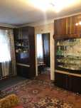 Продам дешево трехкомнатную квартиру в центре