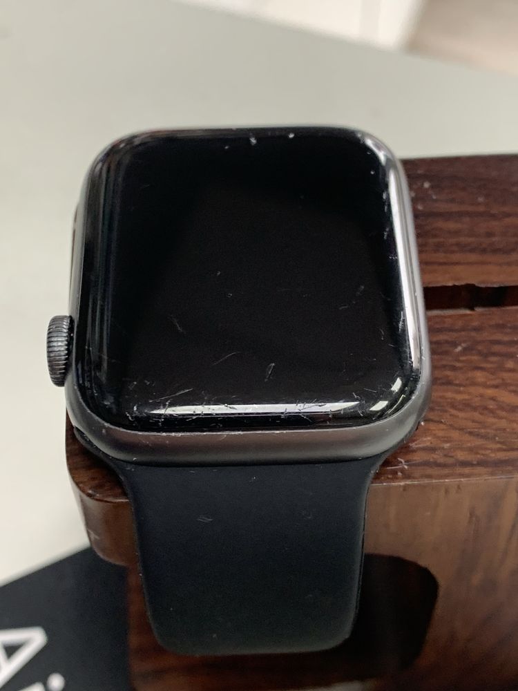 Оригінальні Apple Watch Series 4 44 mm Space Gray