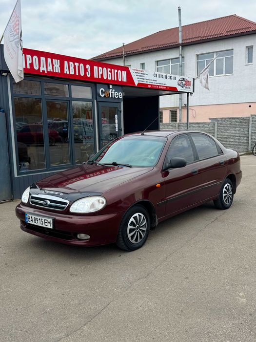Daewoo Lanos 1.5 з ГБО 2011 року бордовий