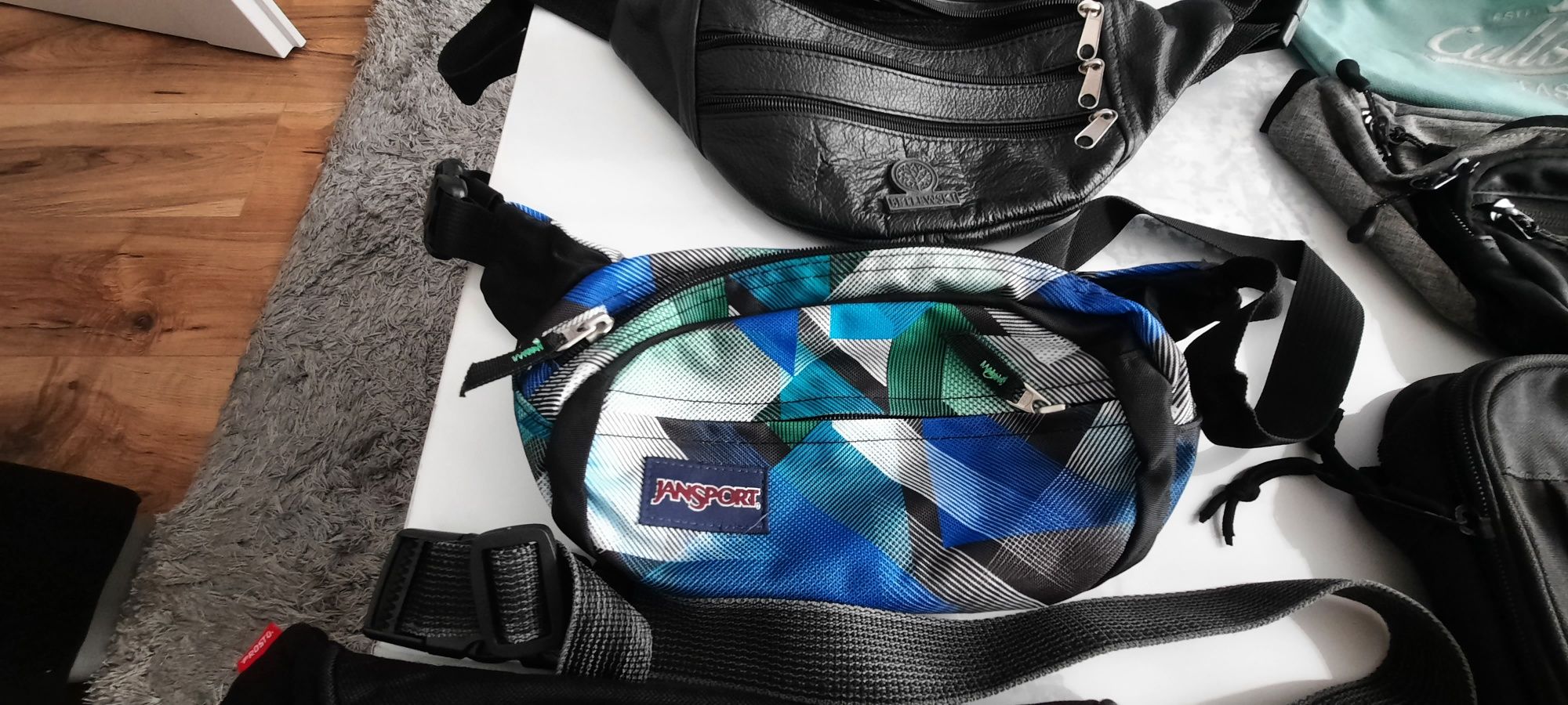 Nerki Saszetka Betlewski Prosto JanSport Reserved cena za komplet