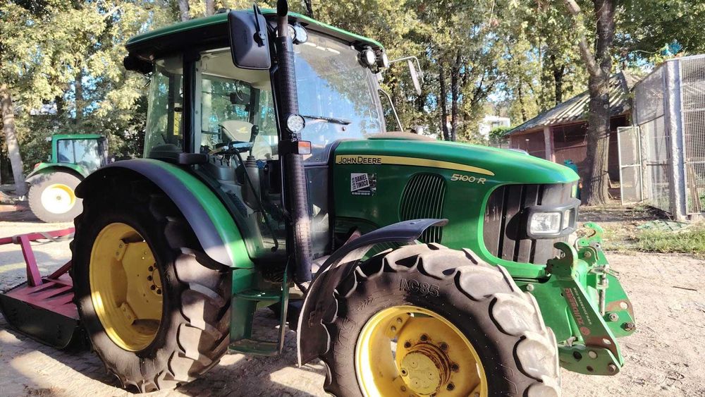 Tractor John Deere 5100R Excelente Estado