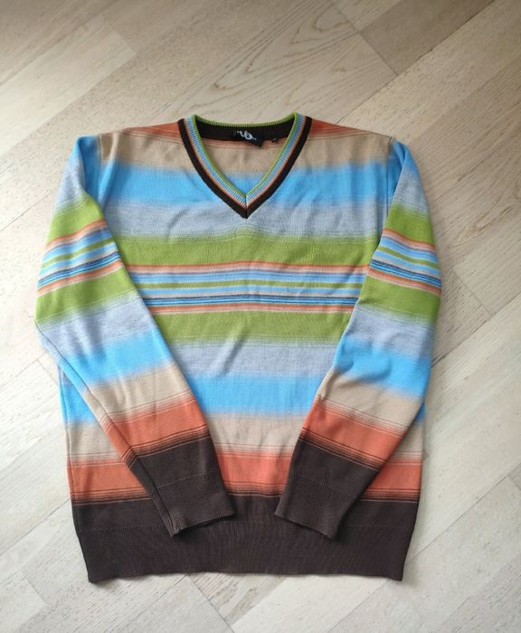 Пуловер цветной.