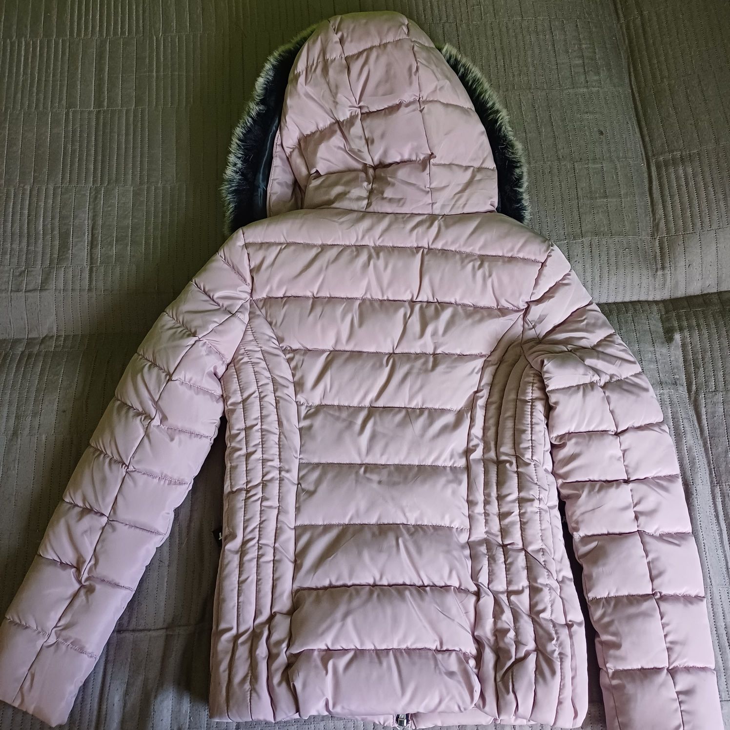 Modna kurtka pikowana damska rozmiar M ciepła idealny prezent