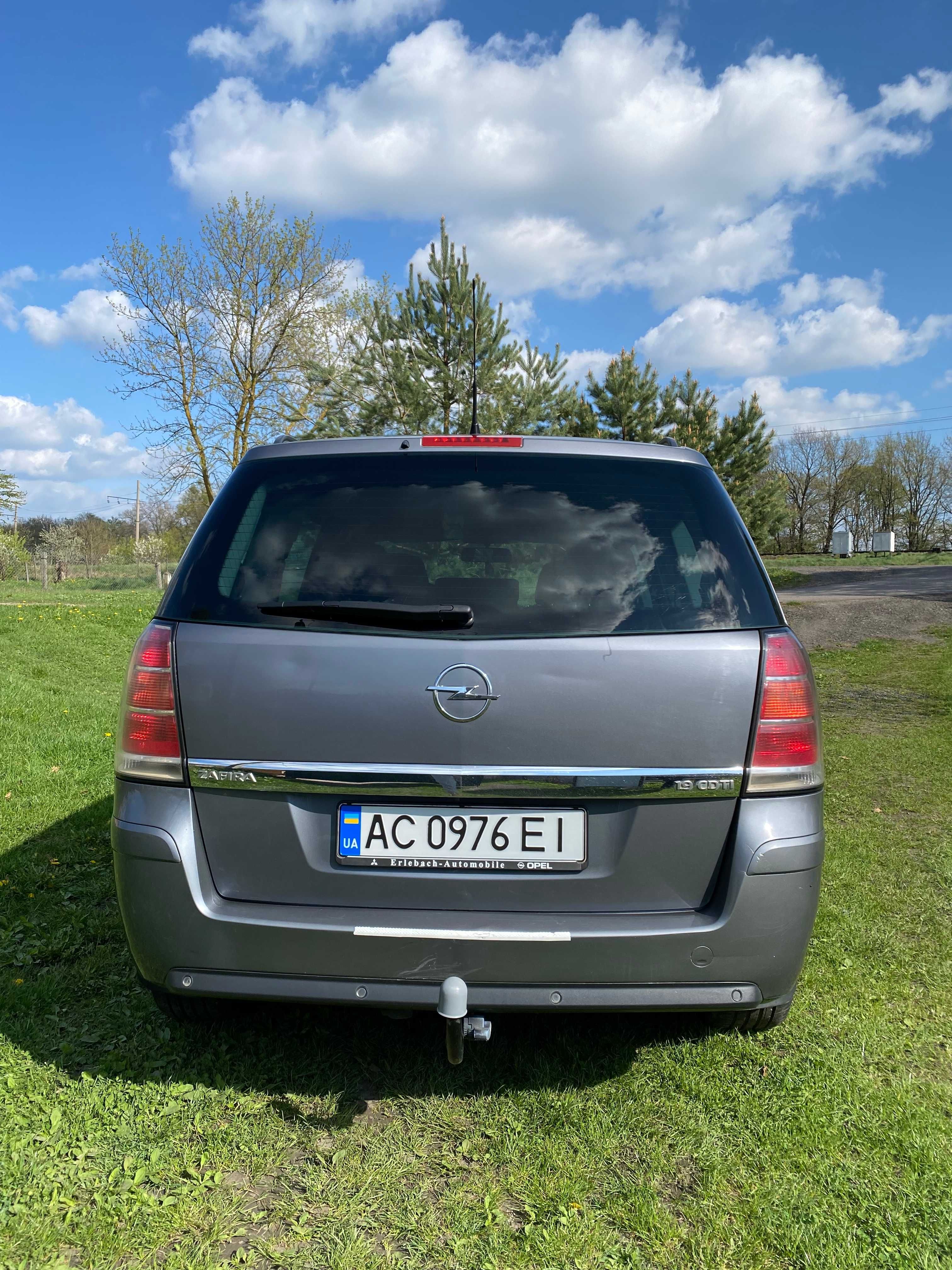 Opel Zafira b 1.9 дизель