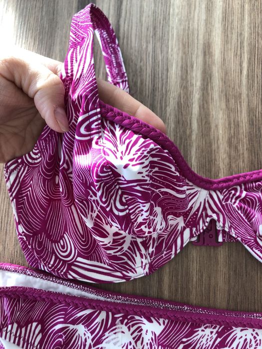 Strój nowy r.M 70D fuksjowo - biały