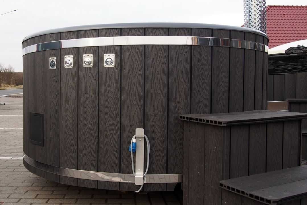 Balia bania ogrodowa spa jacuzzi hydromasaż aeromasaż gorąca beczka