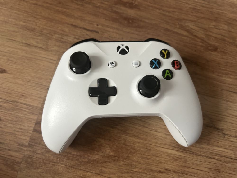 Xbox one + kinect + kontroler + 3 gry