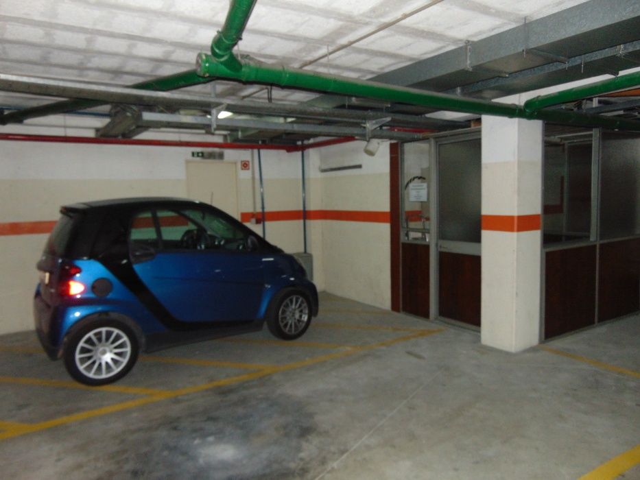 Alugo lugares de garagem + Arrumos, centro de Gondomar